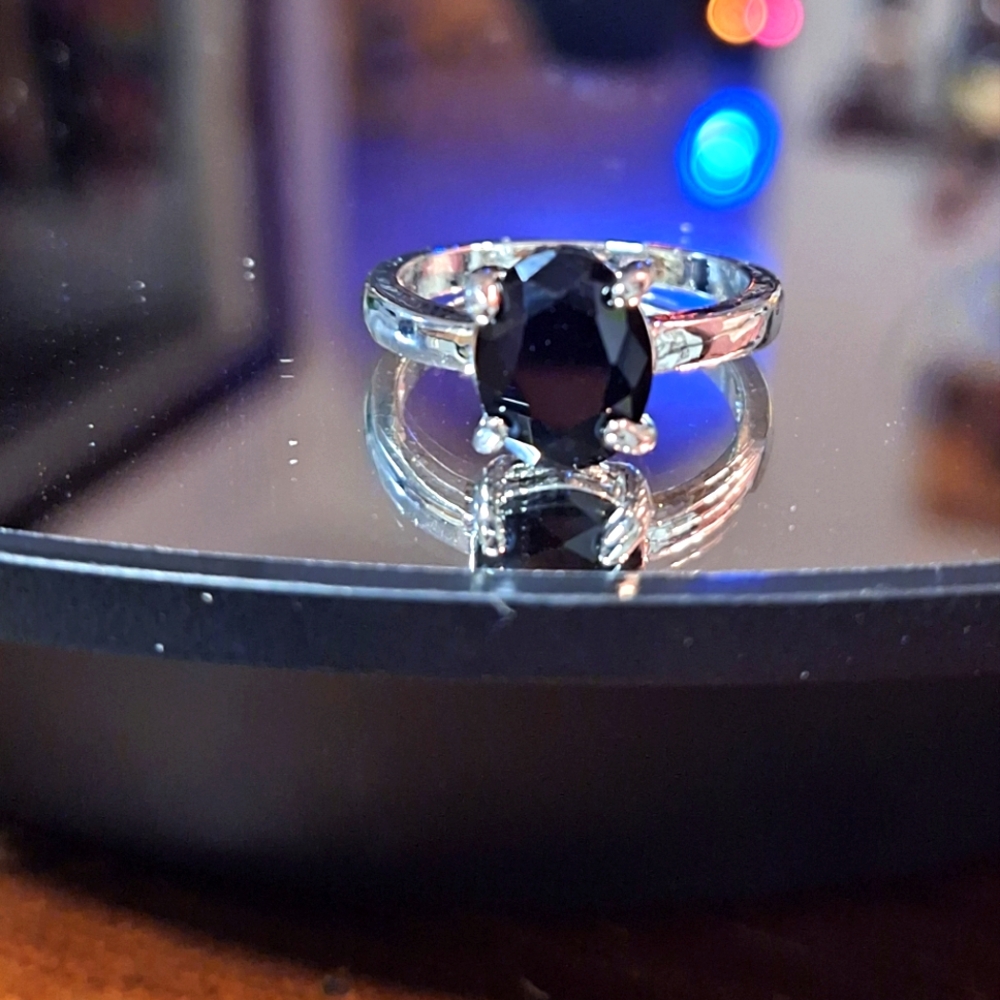 Oval cut faceted black onyx ring size 7.5